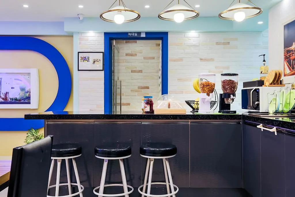 ** Гостевой дом Discovery Busan Guesthouse Южная Корея