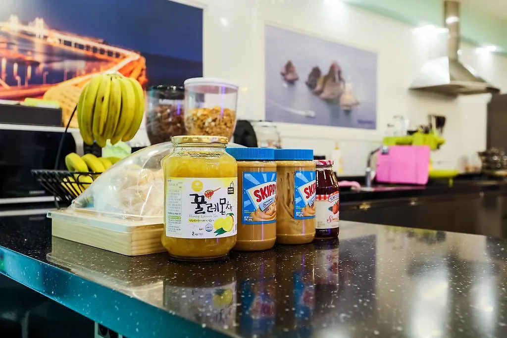 Гостевой дом Discovery Busan Guesthouse