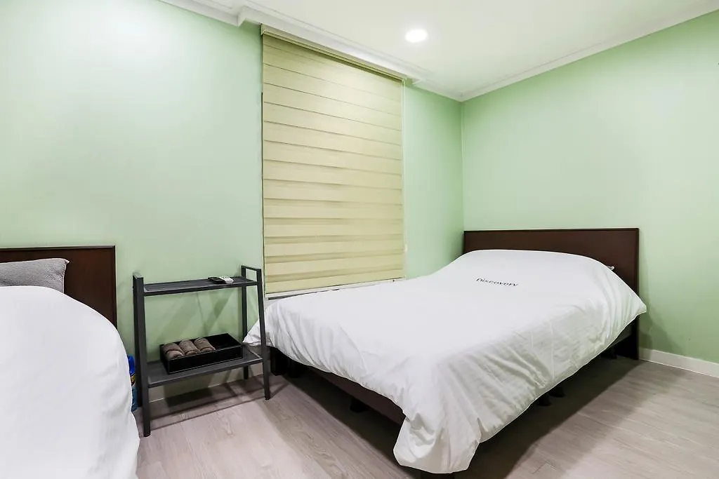 Discovery Busan Guesthouse 2*,